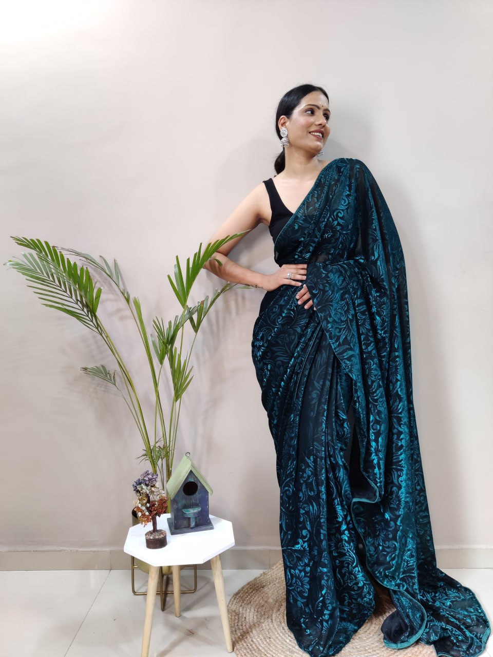 Buy Griha Laxmi Paridhan Royal Looking Fancy Designer Saree for Women's  Fancy Saree Net + Velvate Pallu Blue Colour with Dhupiyan Blouse at  Amazon.in